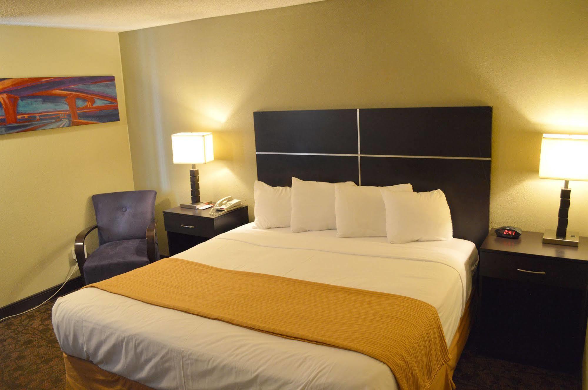 Ramada By Wyndham Albuquerque East Hotel Ngoại thất bức ảnh